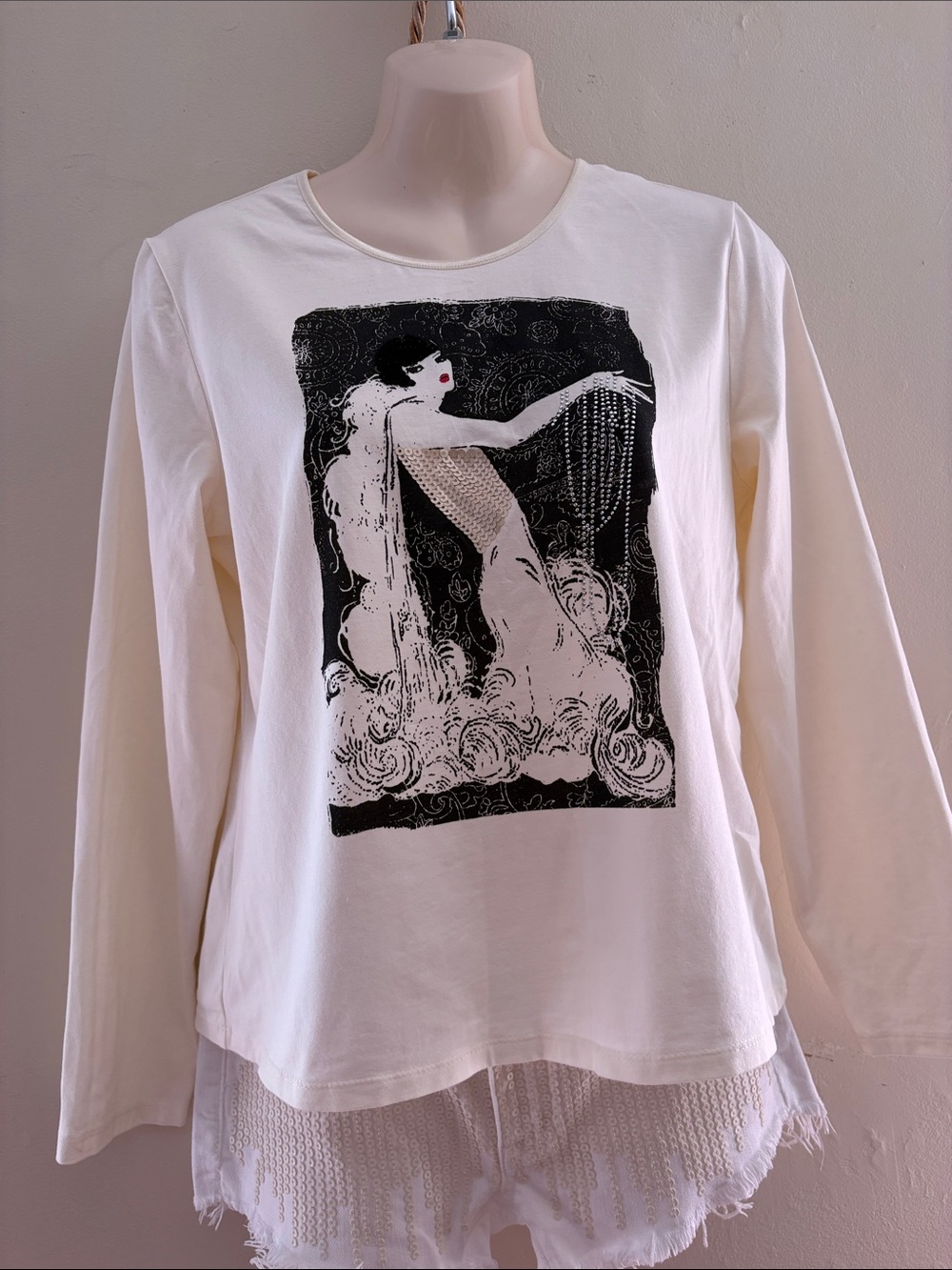 Allison Daley Ivory Long-Sleeve Top with Black Art Print. Cotton